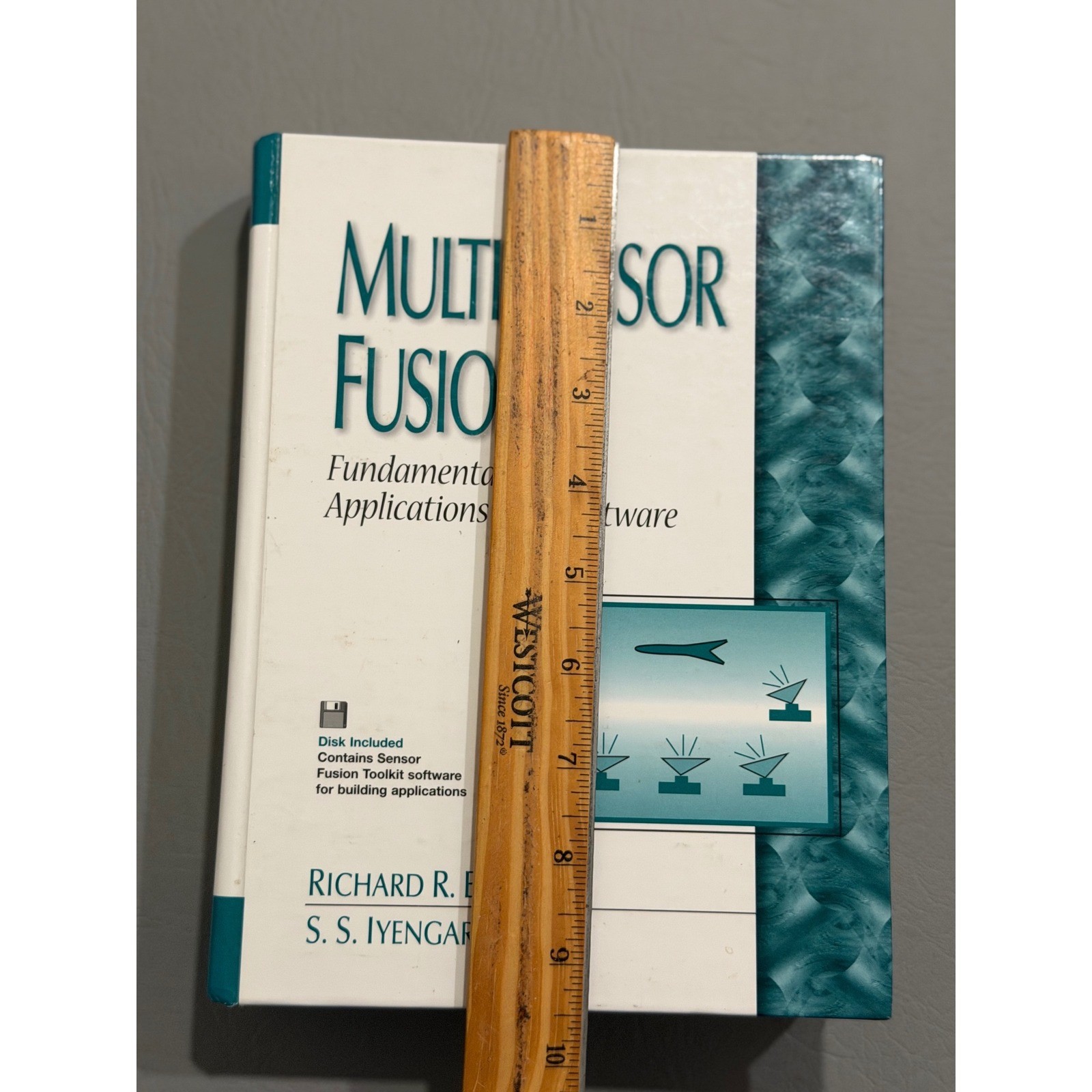 Multi-Sensor Fusion Textbook Richard Brooks 1st Ed Green No Disk